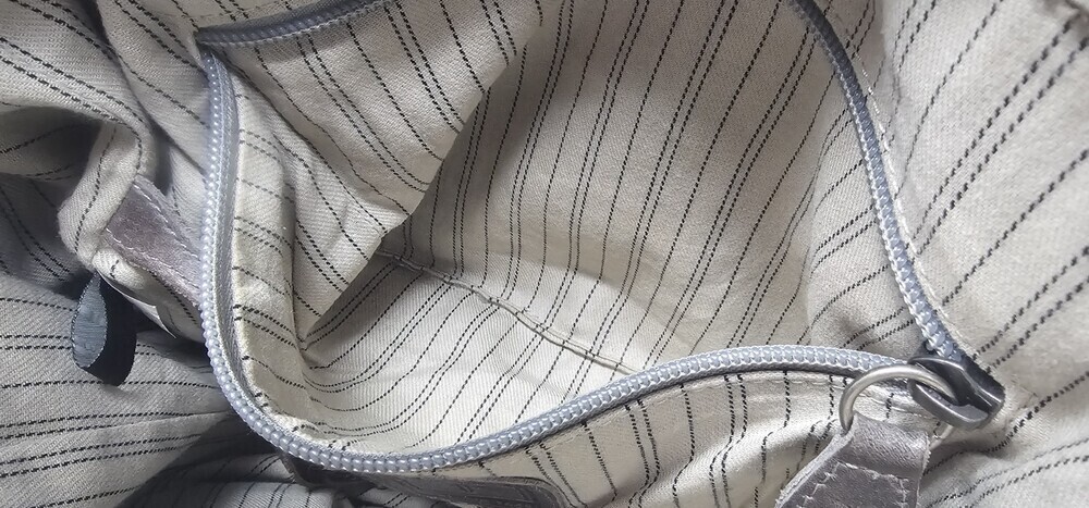 Frye Melissa Distressed Leather Ice Gray Hobo Shoulder Tote Bag Excellent - Picture 12 of 16